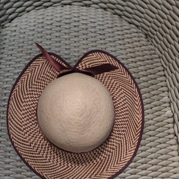 Straw Hat - Picture 3 of 5